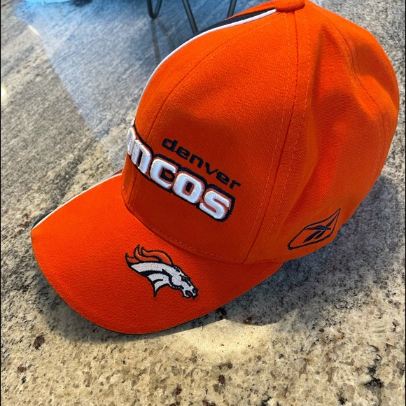 Reebok Denver Broncos NFL ball cap - Picture 2 of 7